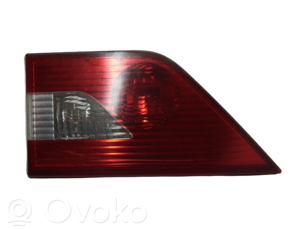 BMW X3 E83 Takaluukun takavalot 