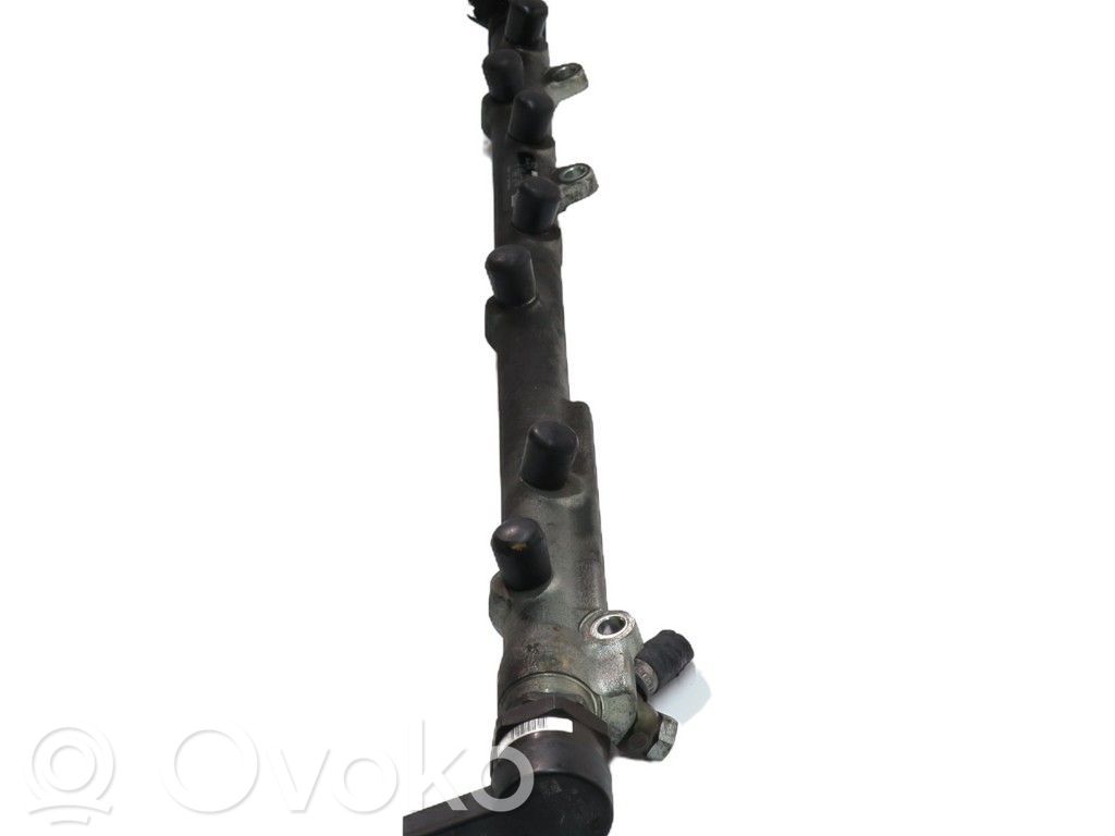 BMW X3 E83 Tubo principal de alimentación del combustible 