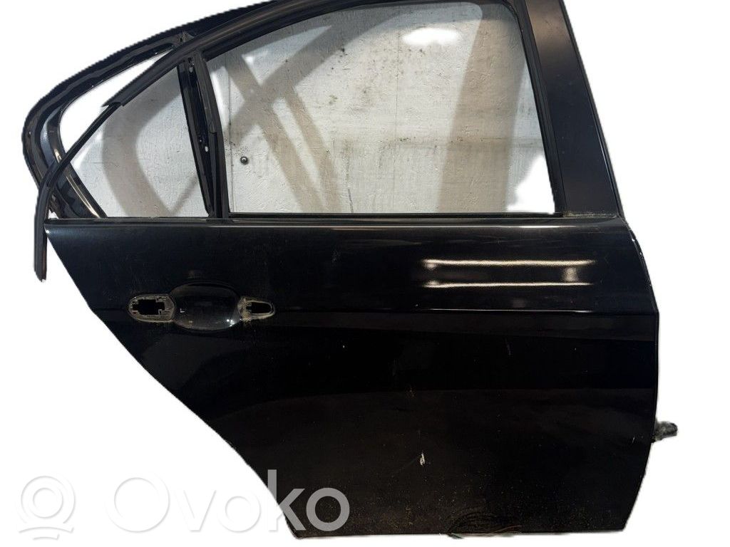 Aizmugurējās durvis   41007203648