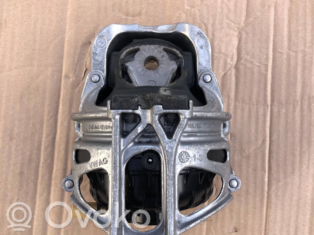 Audi Q7 4M Engine mount bracket 