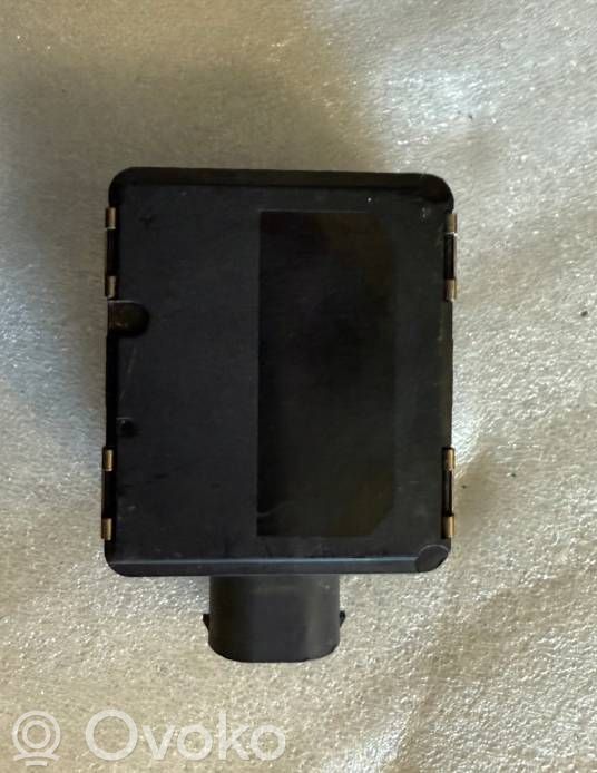 Volkswagen PASSAT B8 Sensor de radar Distronic 