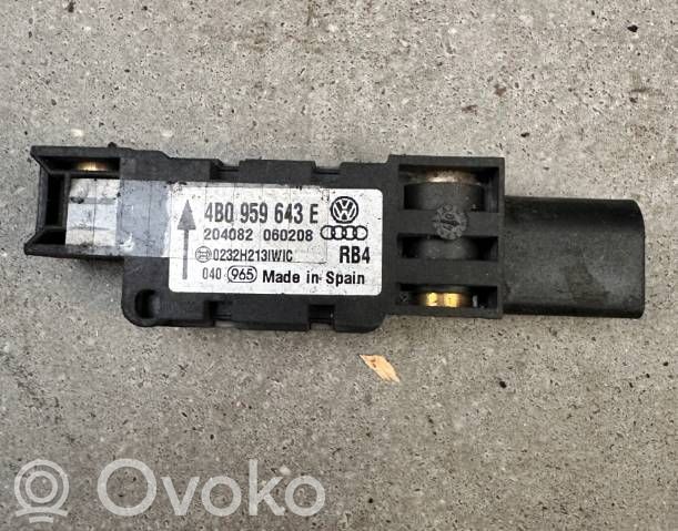 Airbag deployment crash/impact sensor   4B0959643E,204082060208