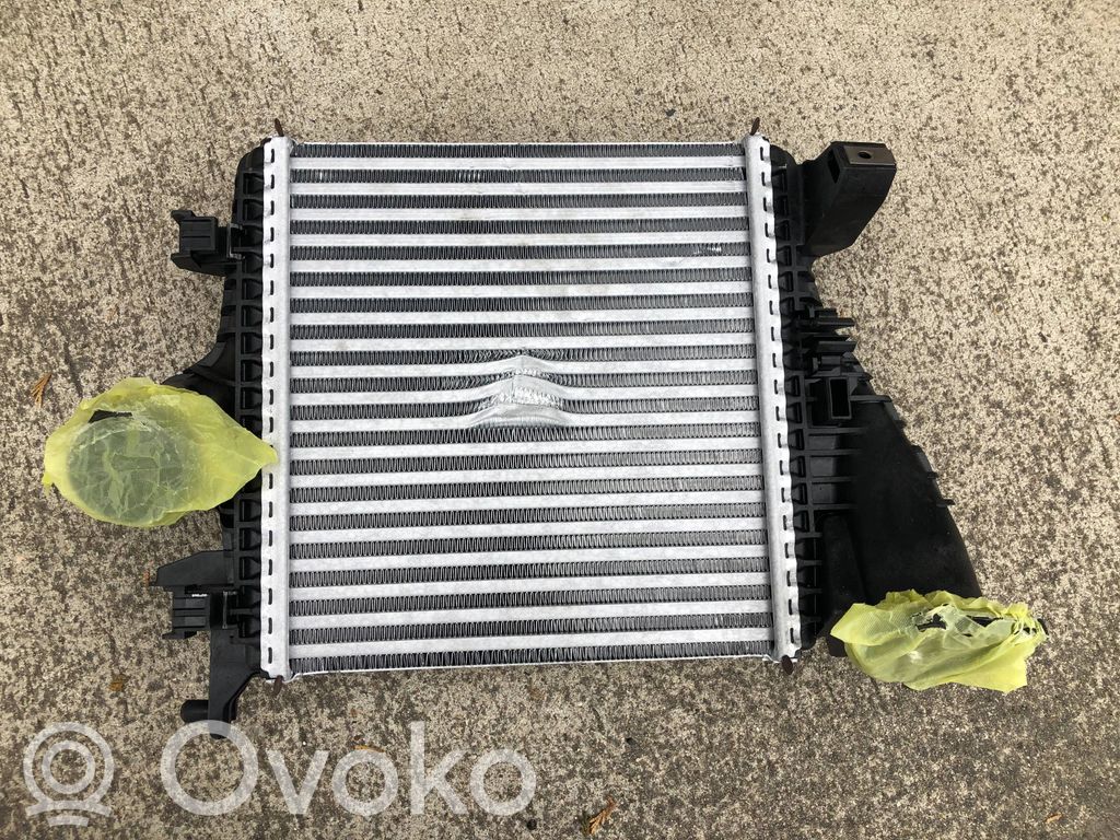 Audi Q7 4M Intercooler radiator 