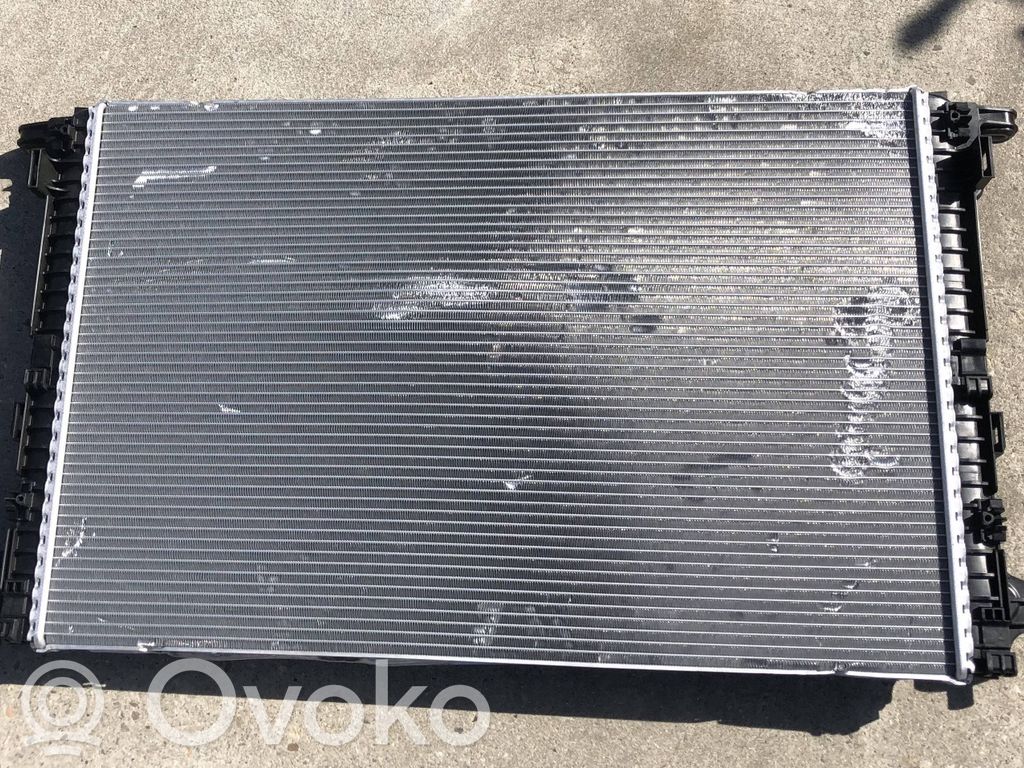 Audi A4 S4 B9 Jäähdyttimen lauhdutin 