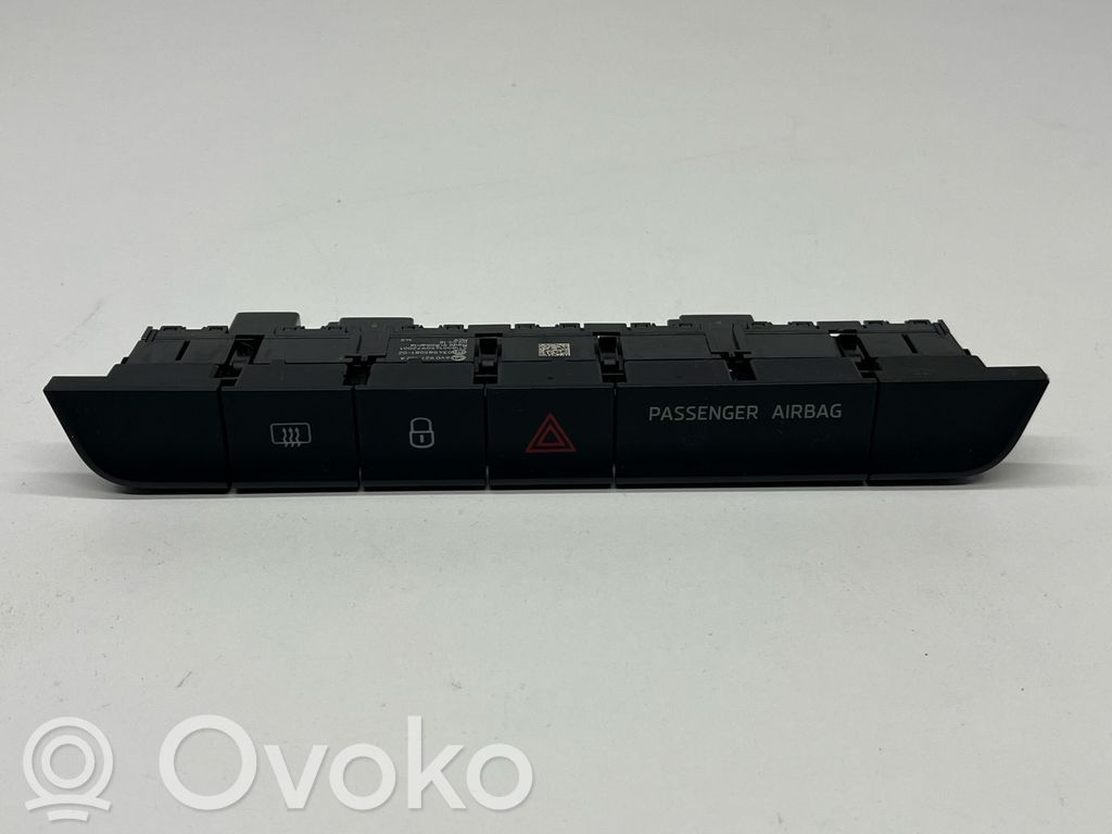 Skoda Fabia Mk3 (NJ) Przycisk świateł awaryjnych 
