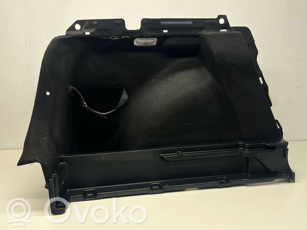 KIA Ceed Boczek / Tapicerka / bagażnika 