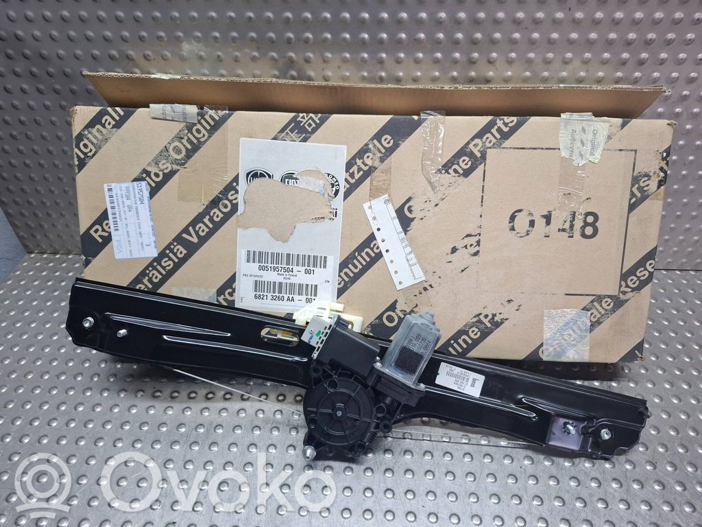 Front door window regulator with motor   51957504,68213260AA