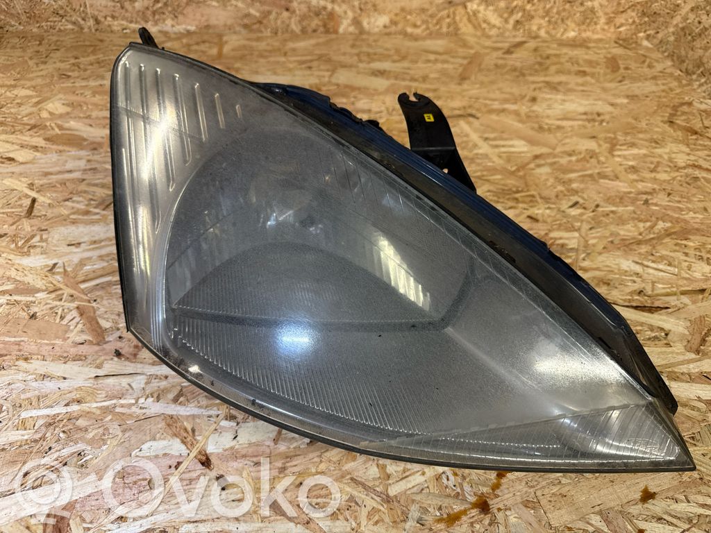 Ford Focus Headlight/headlamp 