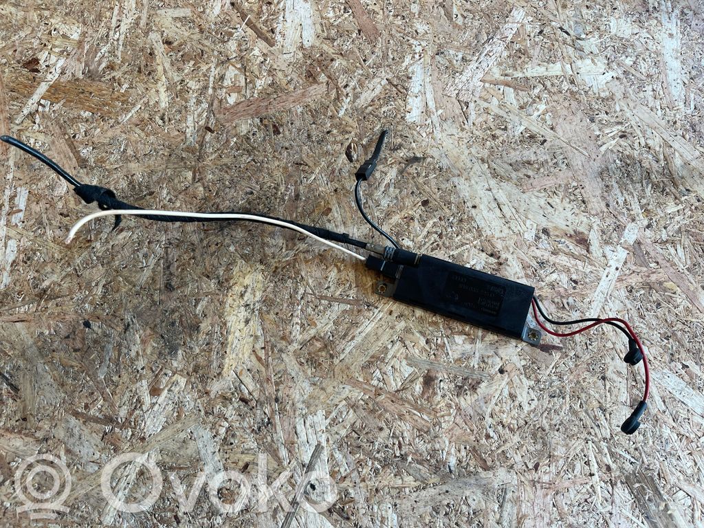 Audi A6 S6 C5 4B Antenos stiprintuvas 