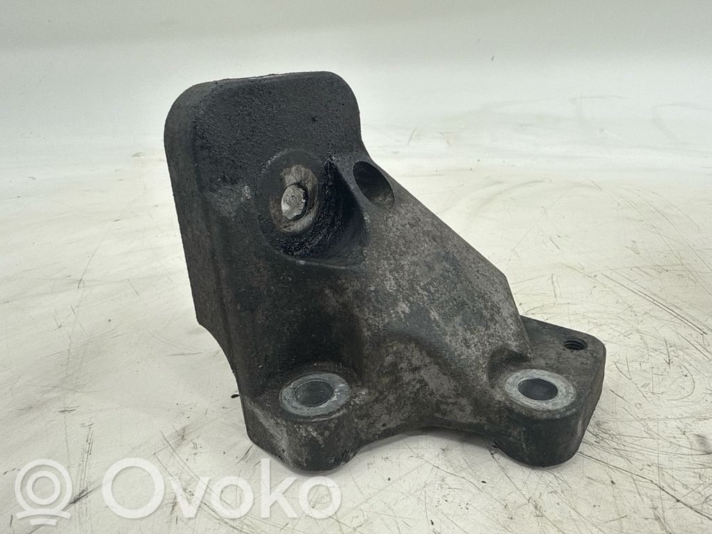 Engine mounting bracket   8634123,BQ2HA