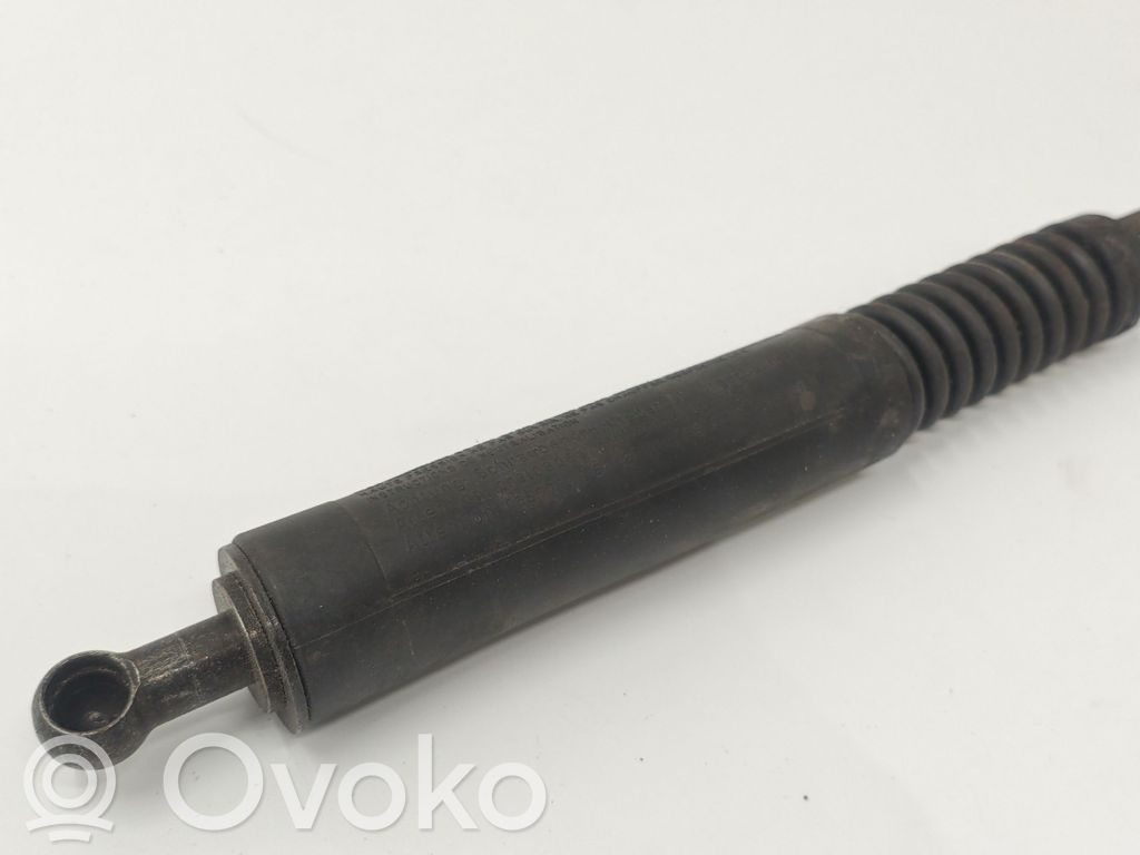 BMW 5 E39 Tailgate/trunk strut/damper 