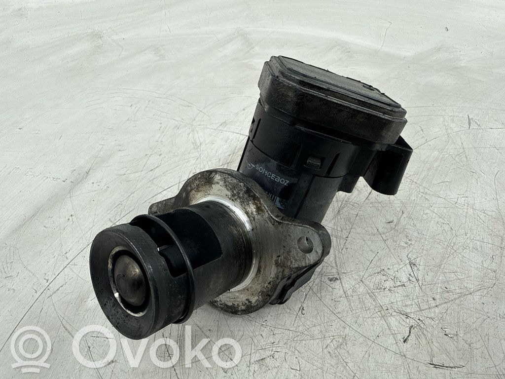 Mercedes-Benz C W203 Válvula EGR 