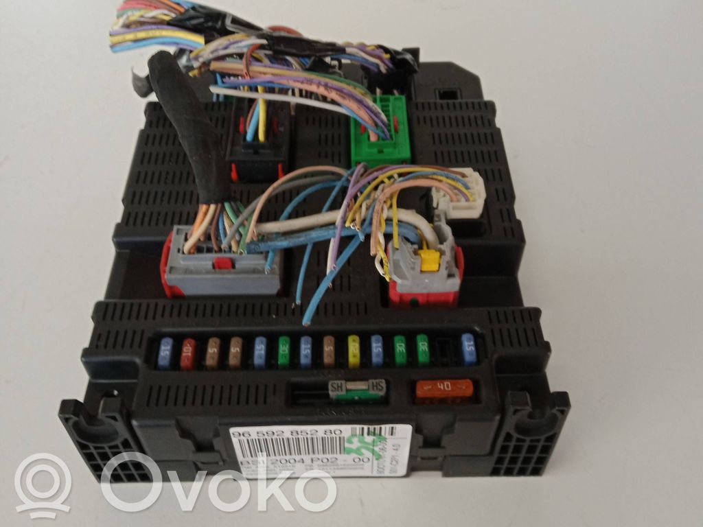 Peugeot 807 Módulo de fusible 