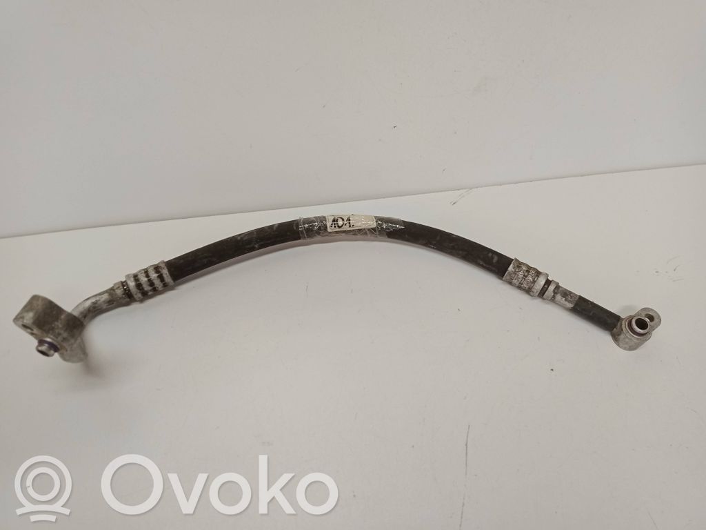 Audi A4 S4 B6 8E 8H Ilmastointilaitteen putki (A/C) 