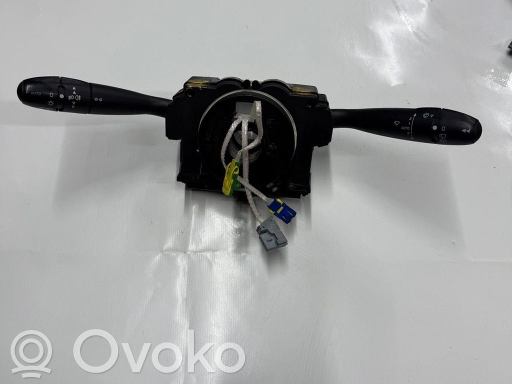 Peugeot 307 Wiper turn signal indicator stalk/switch 