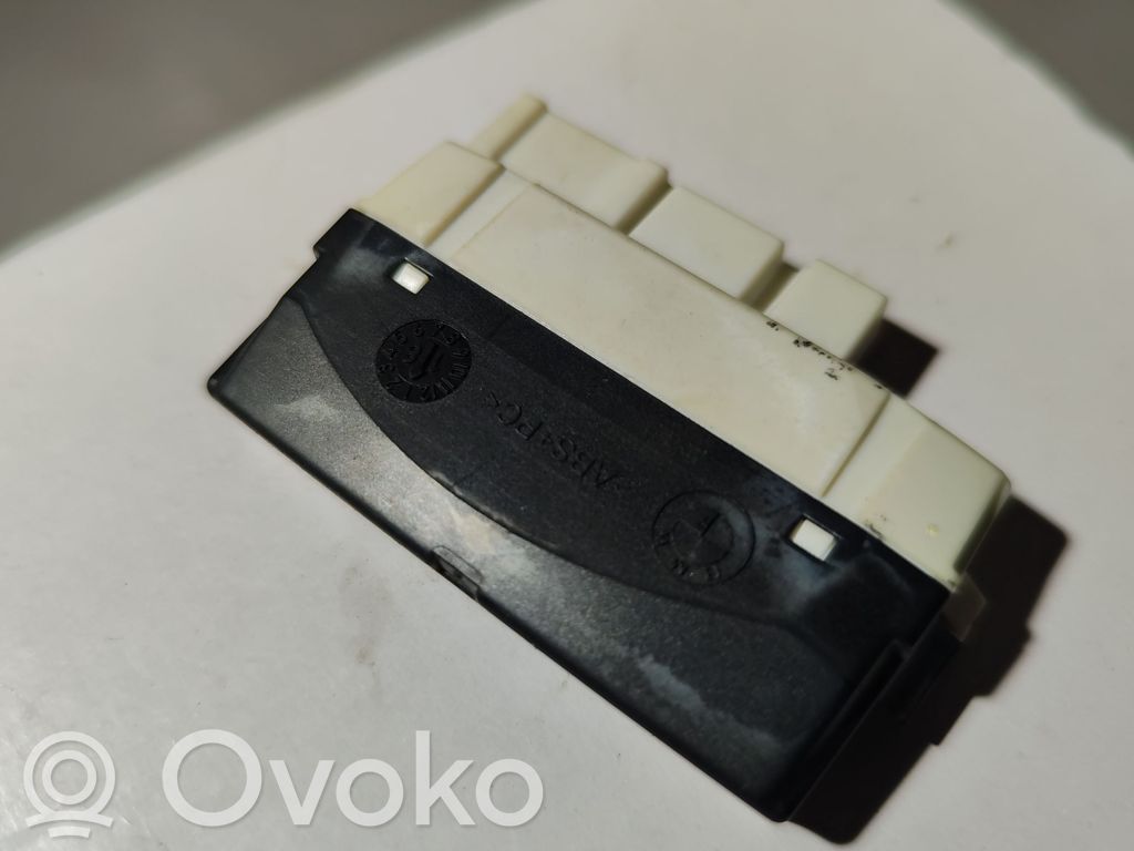 Inne komputery / moduły / sterowniki   9218381,00533940,62432390A02