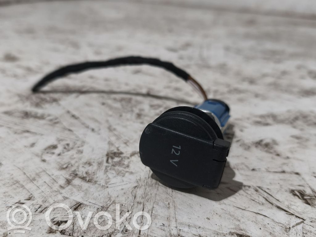 Audi A4 S4 B9 12 V Socket (front) 