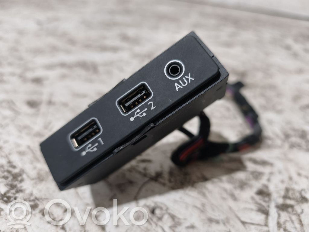 Audi A4 S4 B9 Enchufe conector USB 