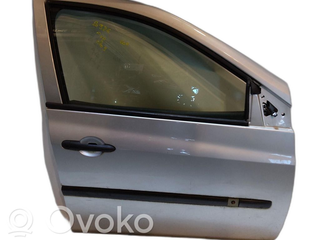 Renault Clio III Priekinės durys 