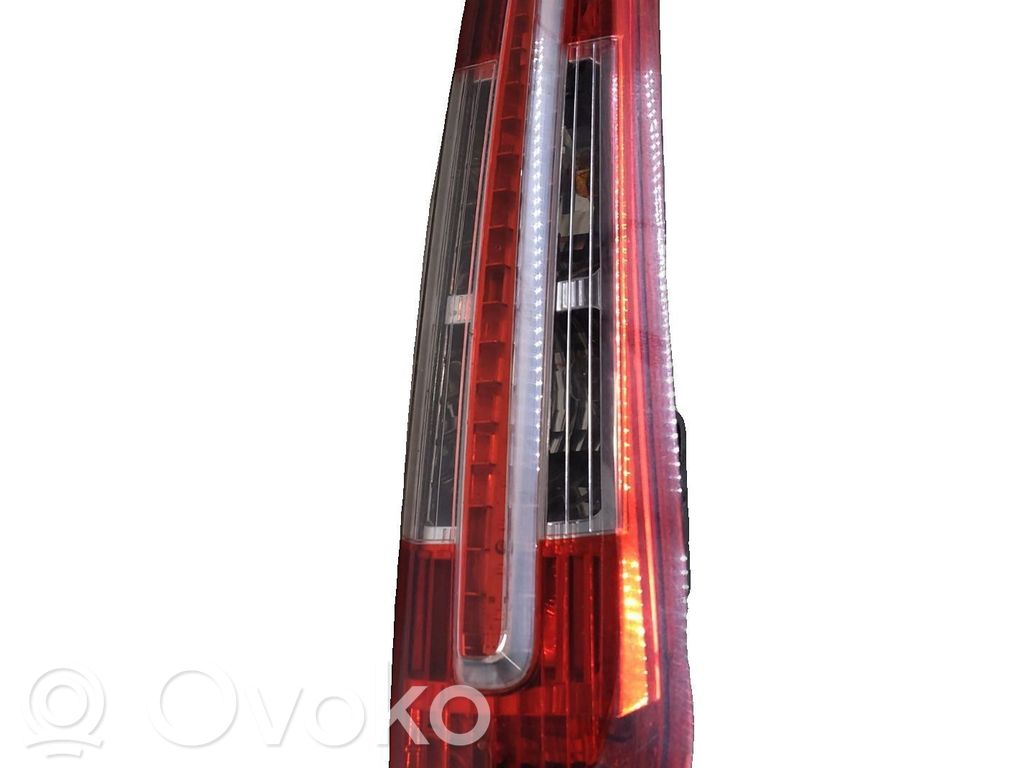 Ford C-MAX I Lampa tylna 