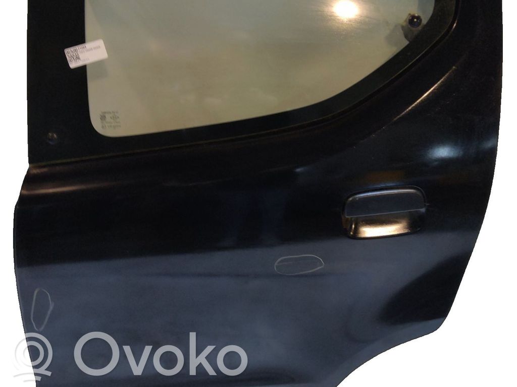 Suzuki Alto Puerta trasera 