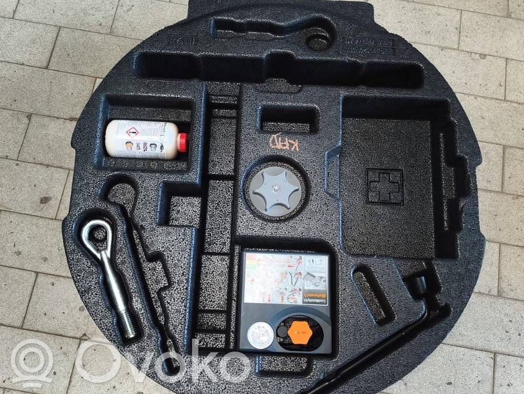 Spare wheel section trim