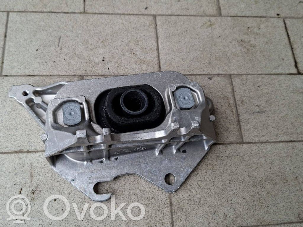 Engine mount bracket   112536909R