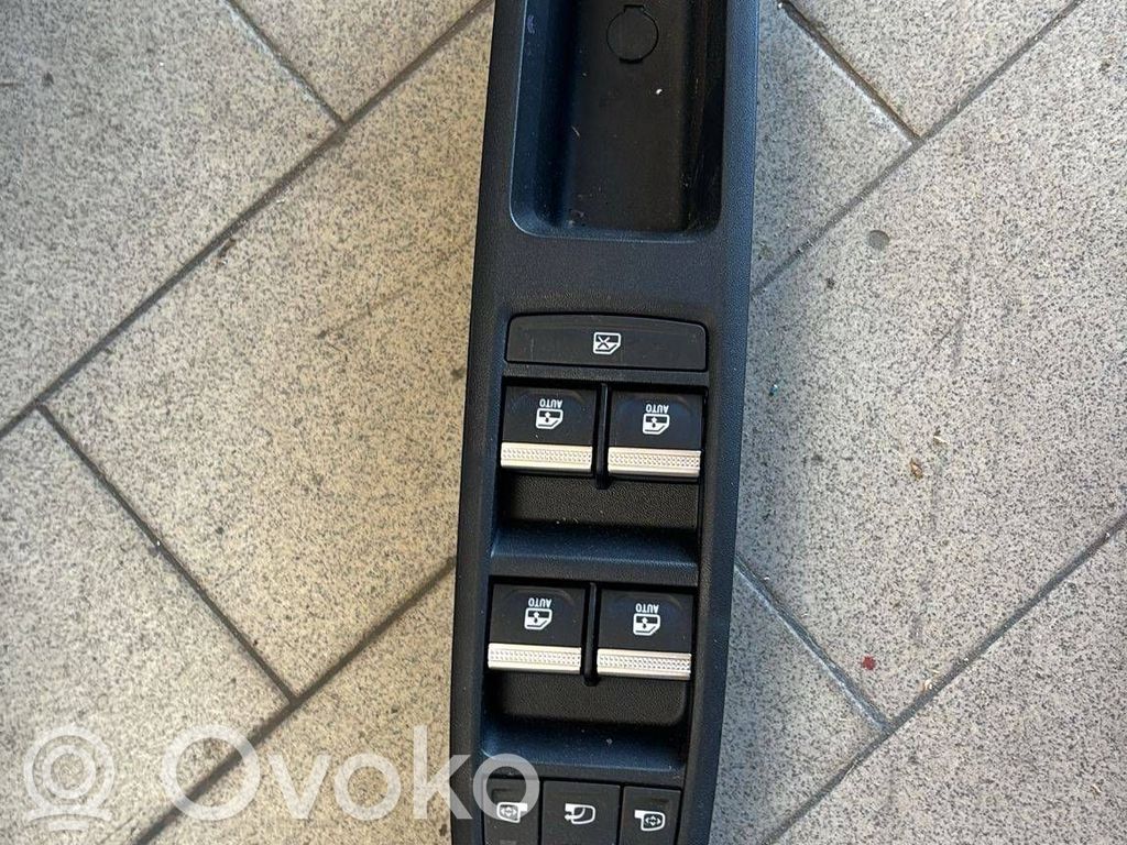 Renault 4 Electric window control switch 