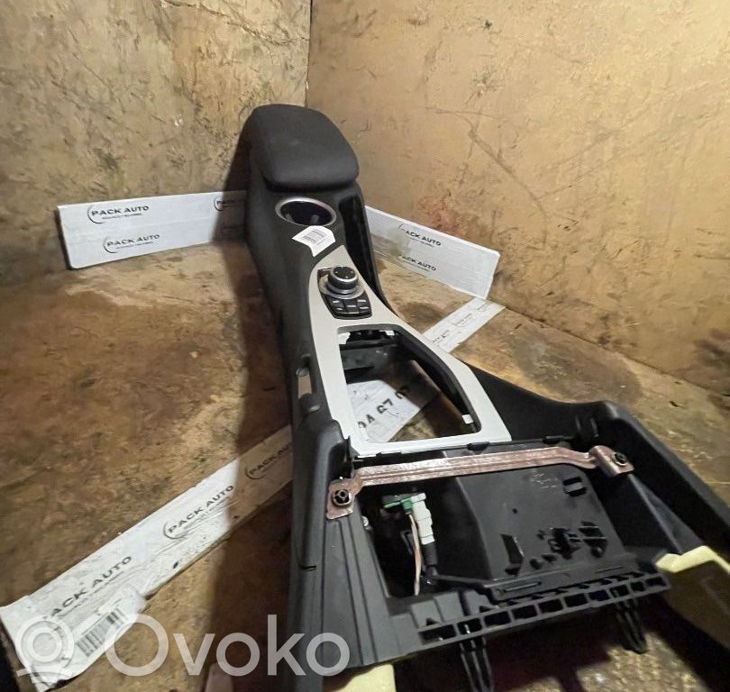 BMW X1 E84 Armrest 