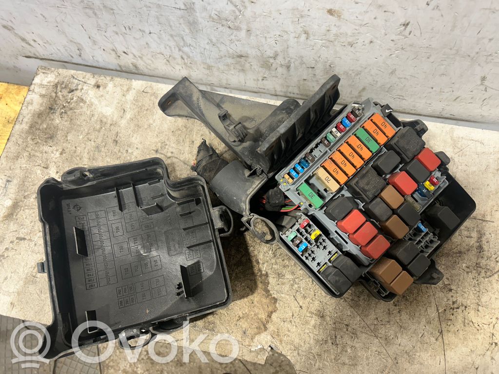 Iveco Daily 5th gen Skrzynka bezpieczników / Komplet 