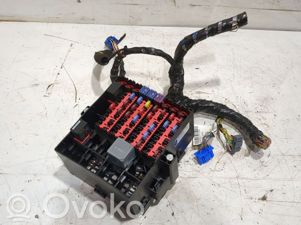 Ford Fiesta Ramka / Moduł bezpieczników 