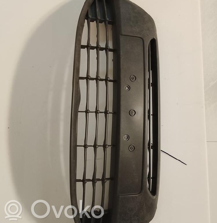 Front grill   1595922,735437417