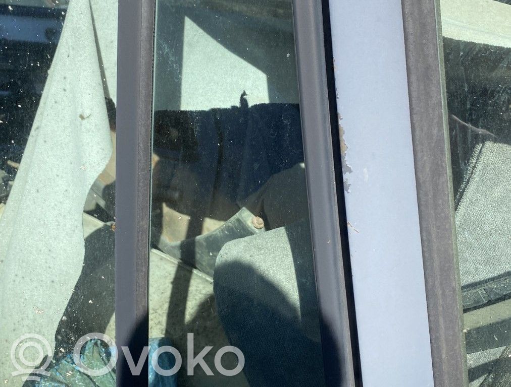 Ventanilla de ventilación de la puerta trasera
