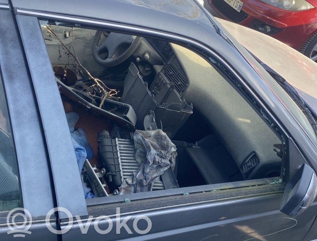 Peugeot 405 Puerta delantera 