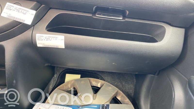 Nissan Note (E11) Handschuhfach komplett 