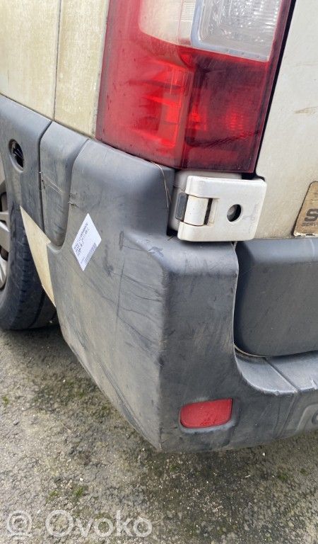 Renault Master III Aizmugurē bampera stūra daļa 