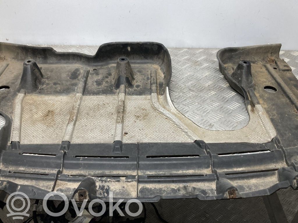 BMW 3 F30 F35 F31 Variklio dugno apsauga 