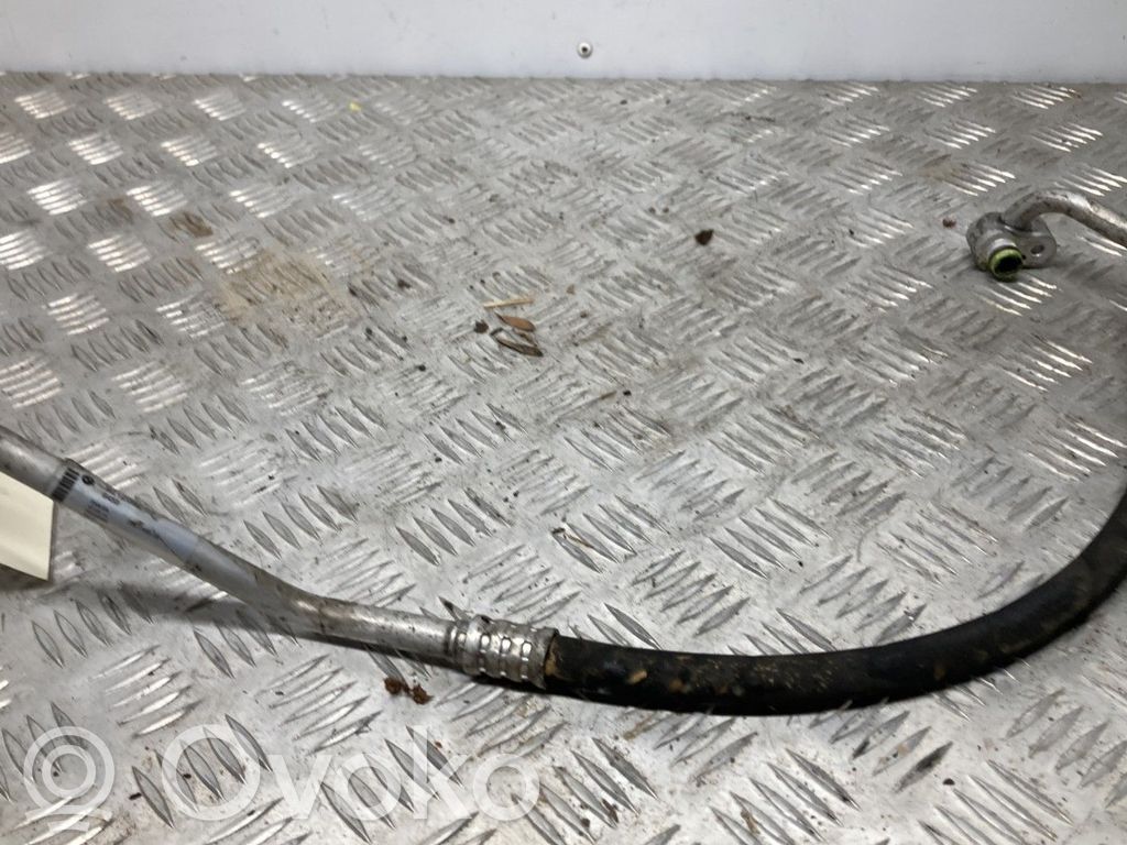 BMW 3 F30 F35 F31 Ilmastointilaitteen putki (A/C)