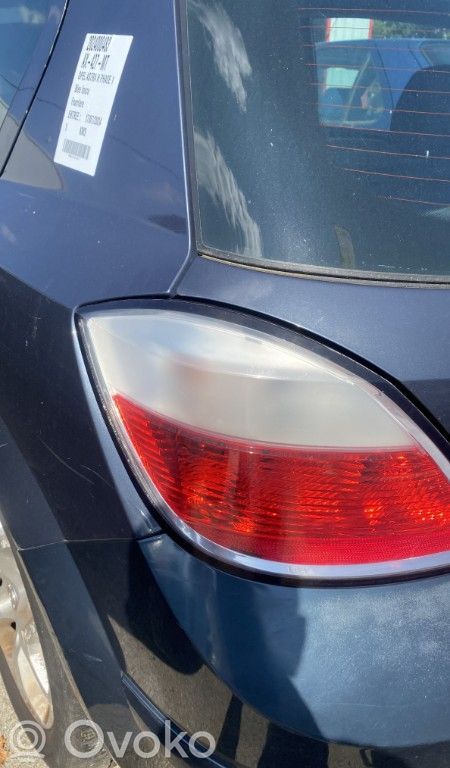 Opel Astra H Aizmugurējais lukturis virsbūvē 