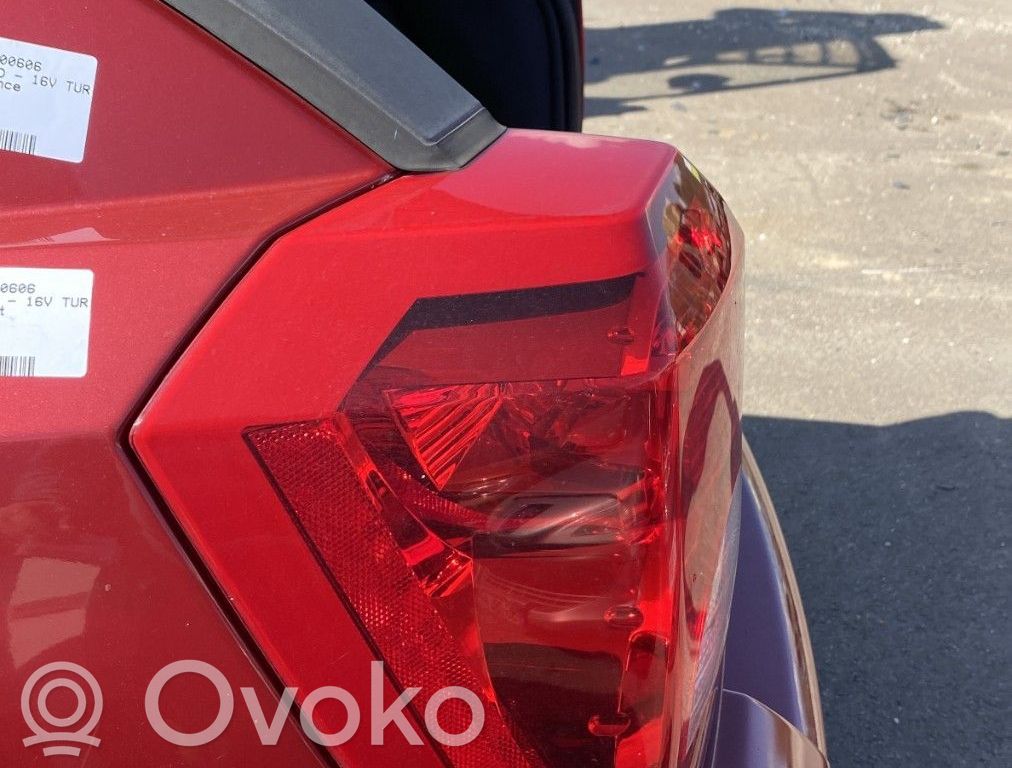 Dodge Caliber Aizmugurējais lukturis virsbūvē 