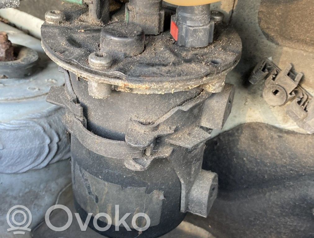 Opel Movano B Mocowanie filtra paliwa 