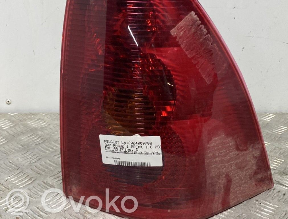 Peugeot 307 Lampă spate în caroserie 
