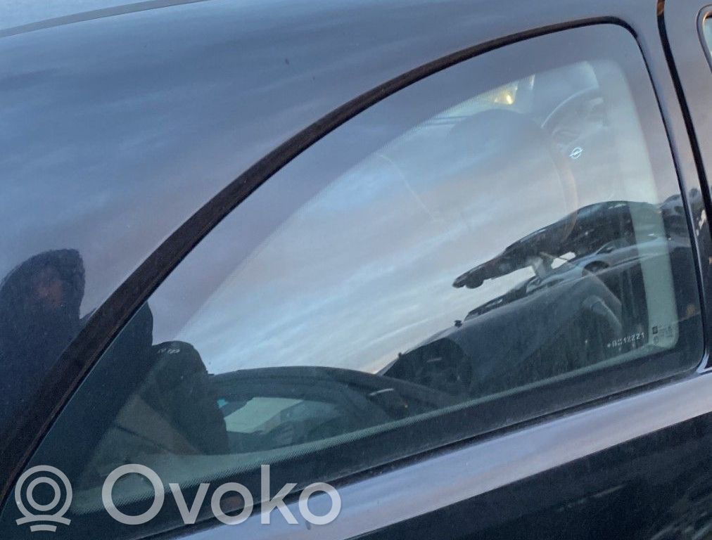 Opel Corsa C Geam lateral spate 