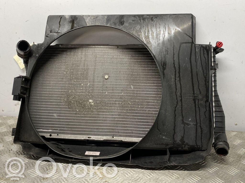 BMW 5 E39 Aušinimo skysčio radiatorius 