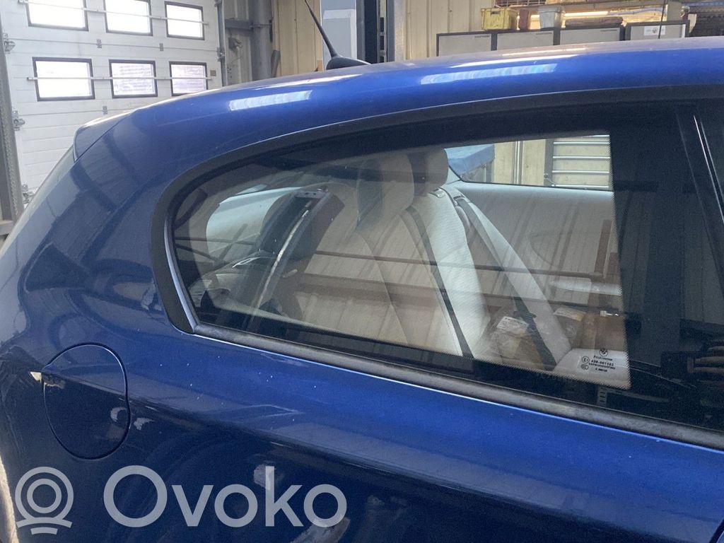 BMW 1 E81 E87 Rear side window 
