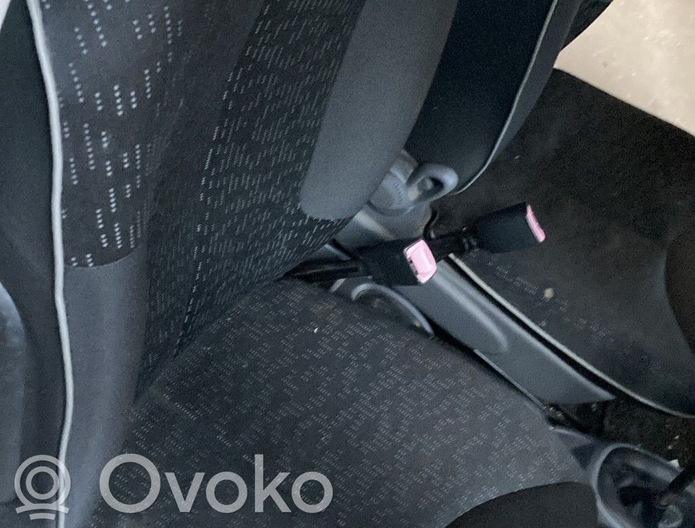 Peugeot 107 Etumatkustajan istuin 