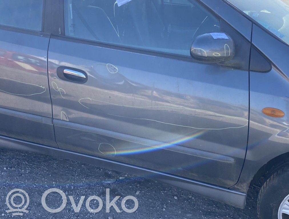 Nissan Almera Tino Portiera anteriore
