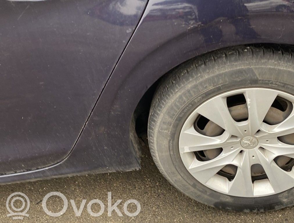 Peugeot 208 I Takakulmapaneeli 