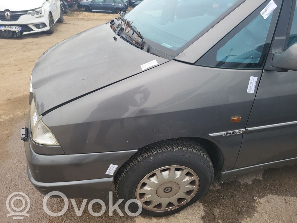 Lancia Zeta Błotnik przedni 