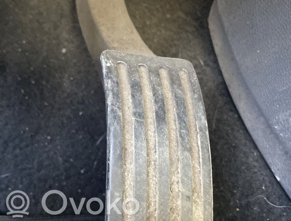 Accelerator throttle pedal   1804579